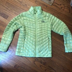 Closing shop Sat 12/28! North Face green down coat